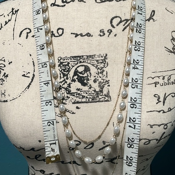NWT’s- Canvas -Pearl & gold colored necklace-triple stranded, 1 strand of pearls - Picture 9 of 10